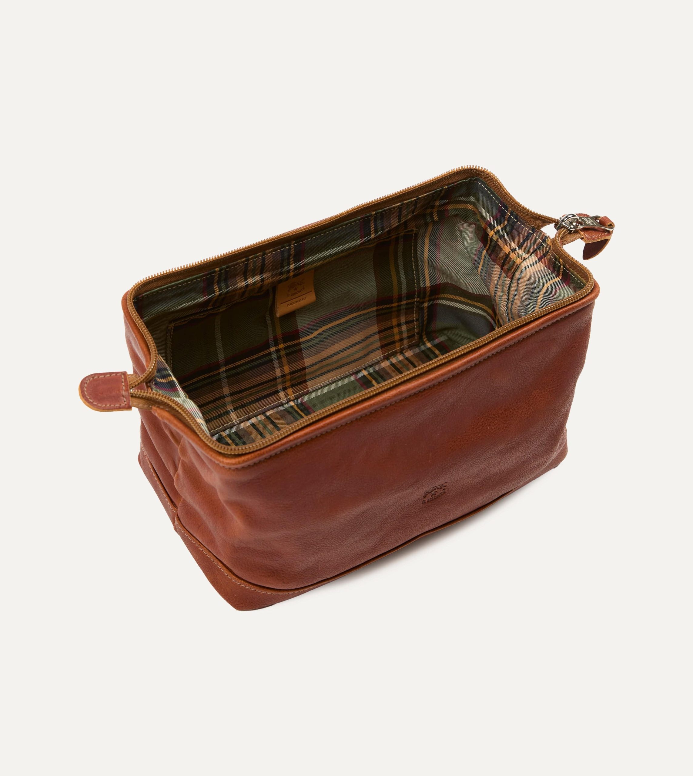 Il Bisonte Leather Wash Bag - Image 3